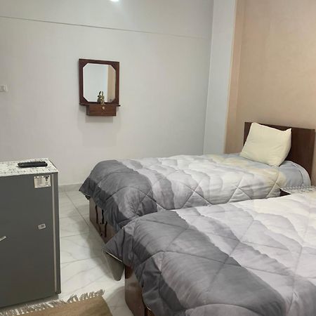 Pyramids Home Guest House Kafret el-Gabal Buitenkant foto